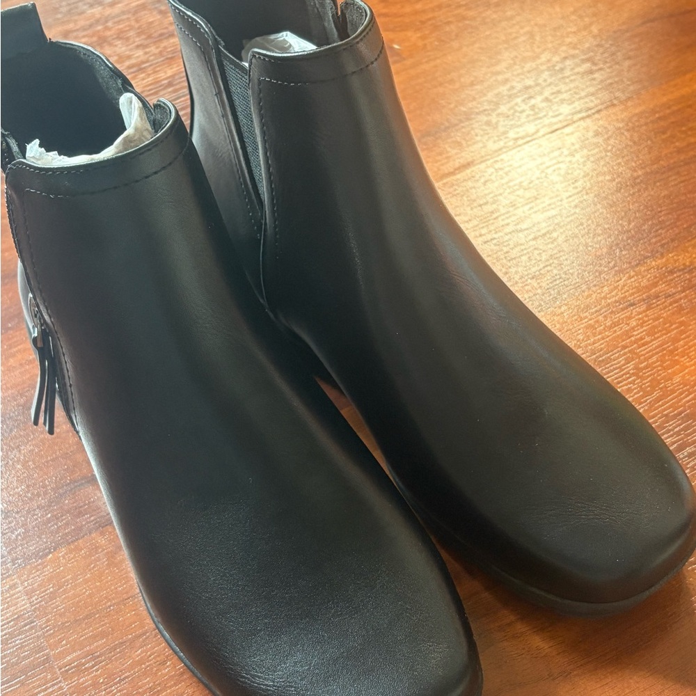Easy Spirit Black Ankle Boots, New in Box!